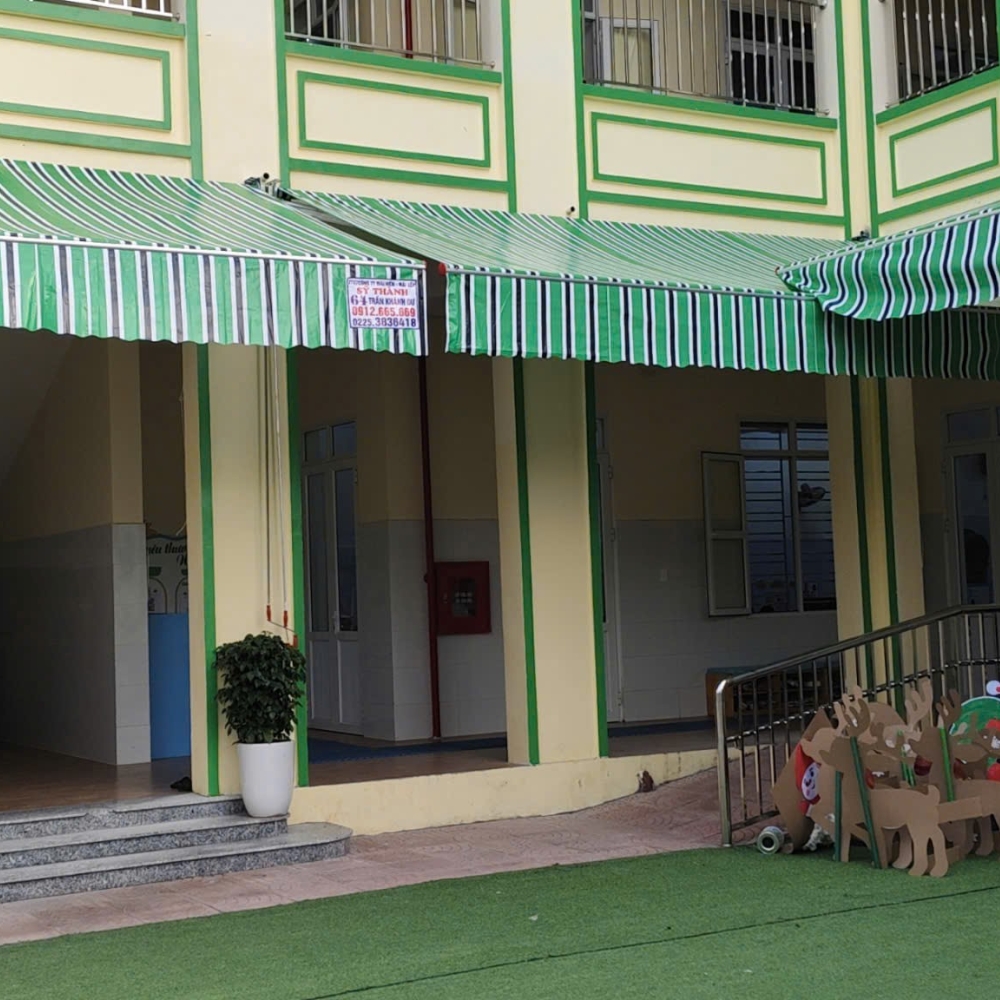 Mẫu Mái Hiên Giá Tốt Cho Trường Học